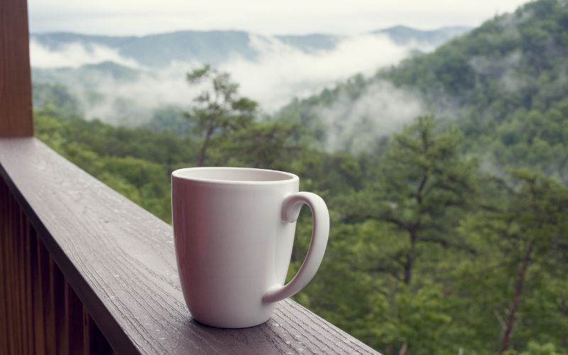 Explorer les avantages des mugs en céramique pour votre quotidien