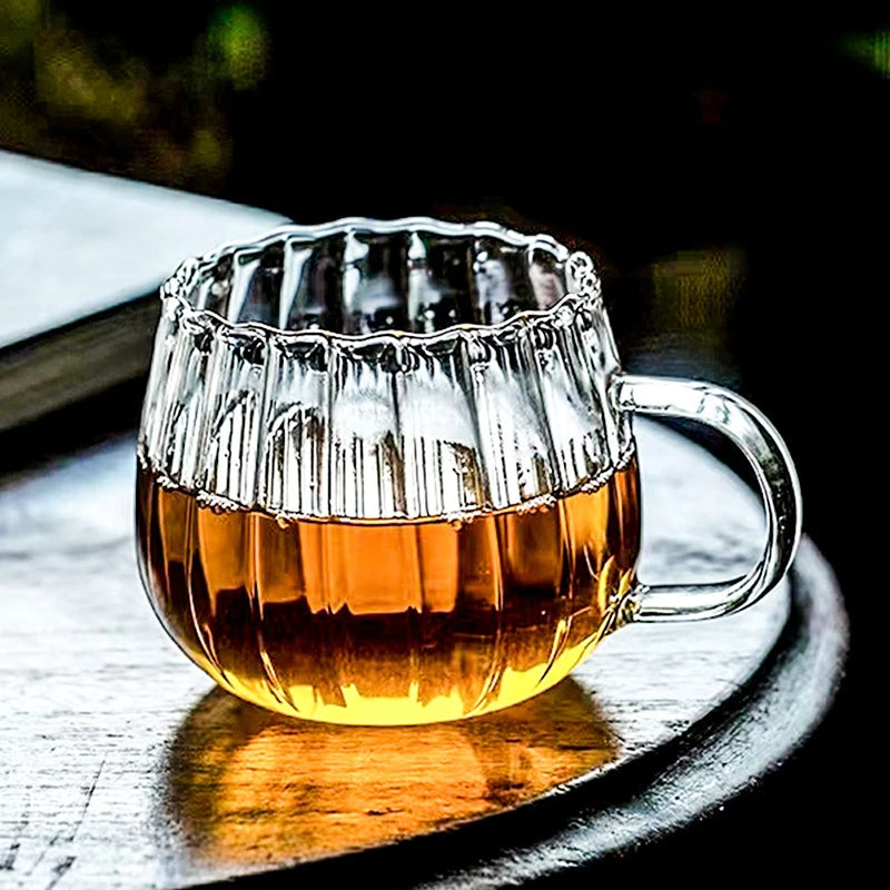 Utiliser les mugs à deux poignées Ornamin