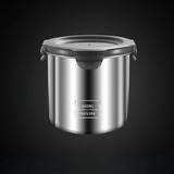 Boite Inox Argentée Design et Élégante, sur un fond noir.