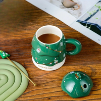 Mug Noel Design en Forme de Sapin Vert, avec une touillette en forme de sapin